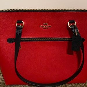 Beautiful red coach bag❤️